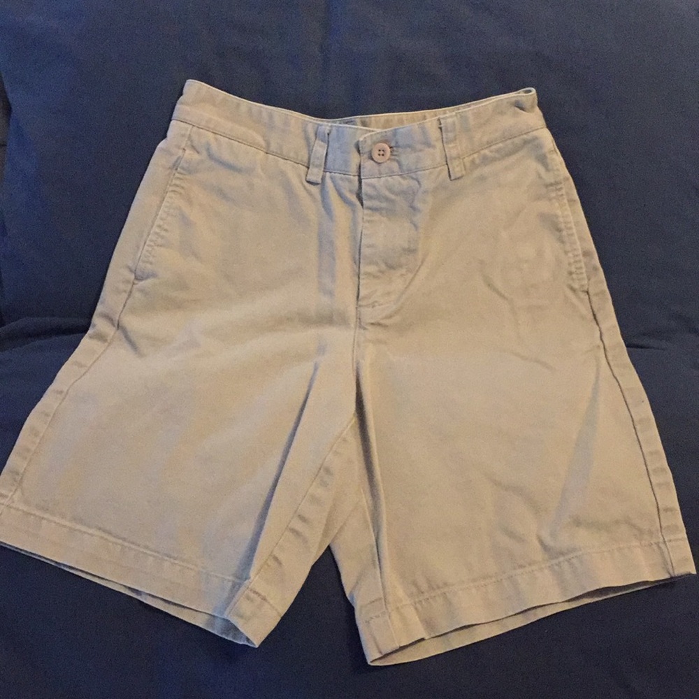 Vineyard Vines khaki shorts